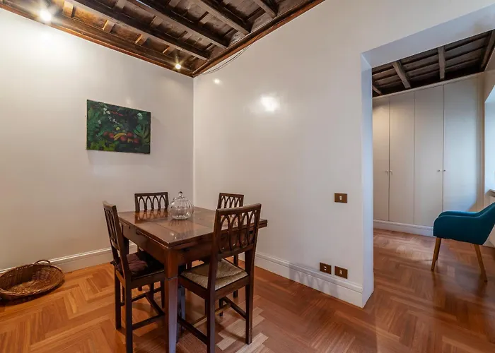 Apartment Frezza 39b - Fromehometorome Rome
